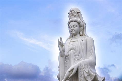  Guanyin's Mercy: A Touching Tale of Divine Intervention and Human Forgiveness!